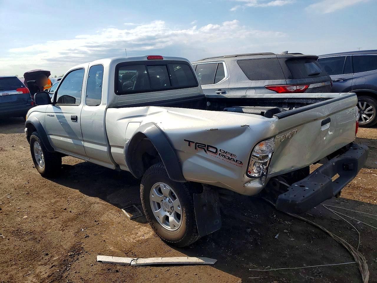 2002 TOYOTA TACOMA XTRACAB photo 2