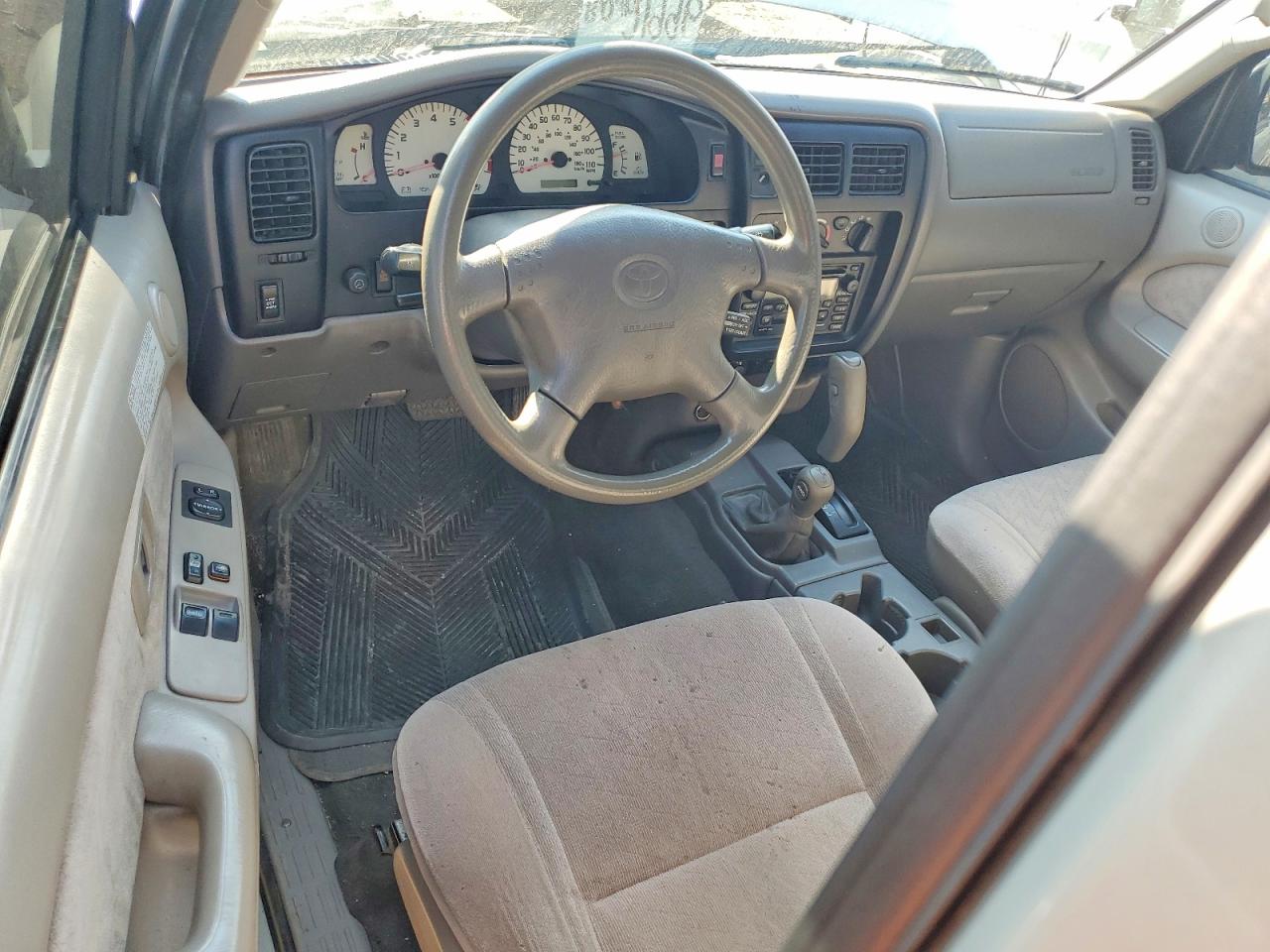 2002 TOYOTA TACOMA XTRACAB photo 8