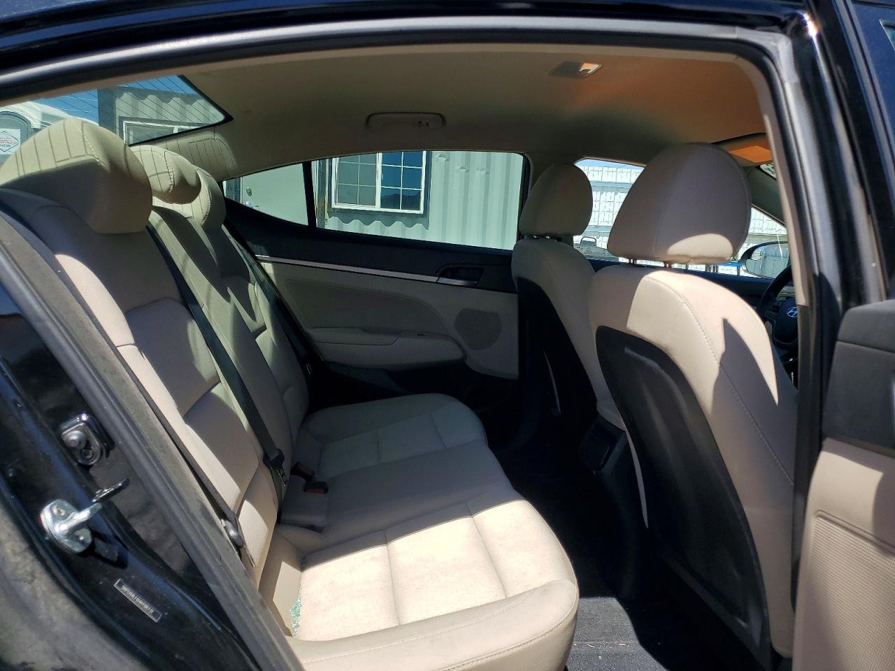 2017 HYUNDAI ELANTRA SE photo 19