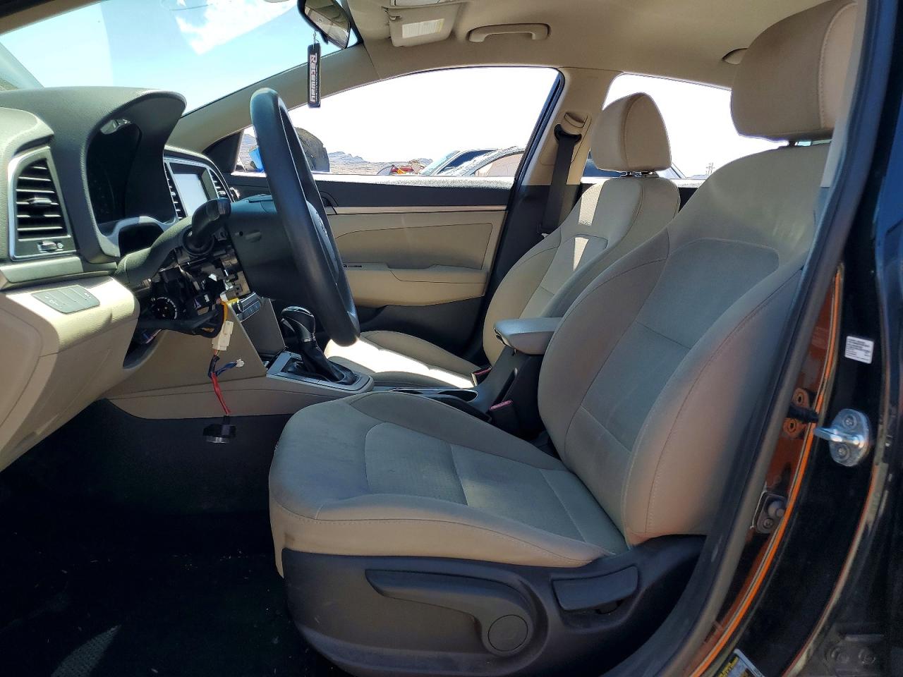 2017 HYUNDAI ELANTRA SE photo 13