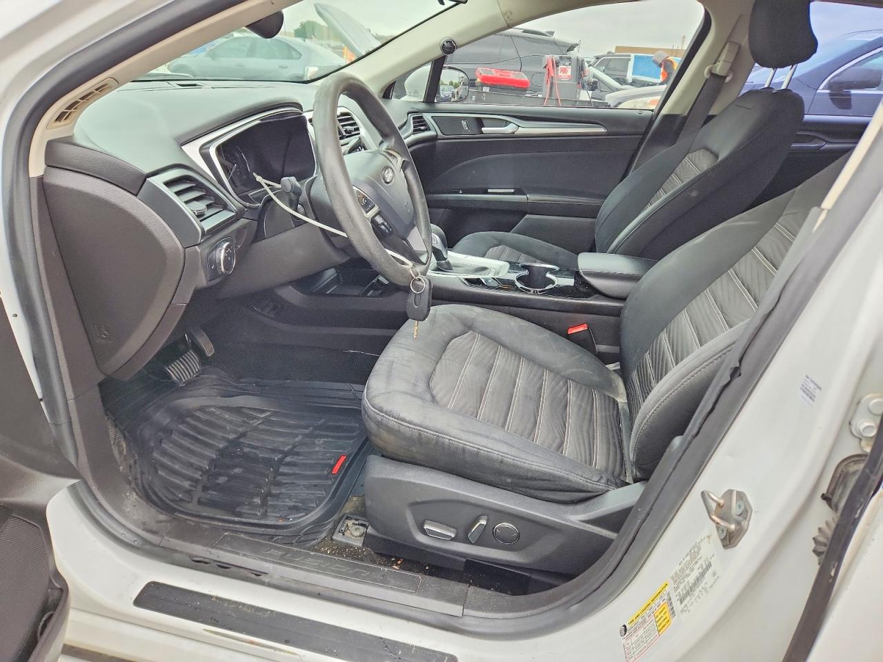 2016 FORD FUSION SE photo 13