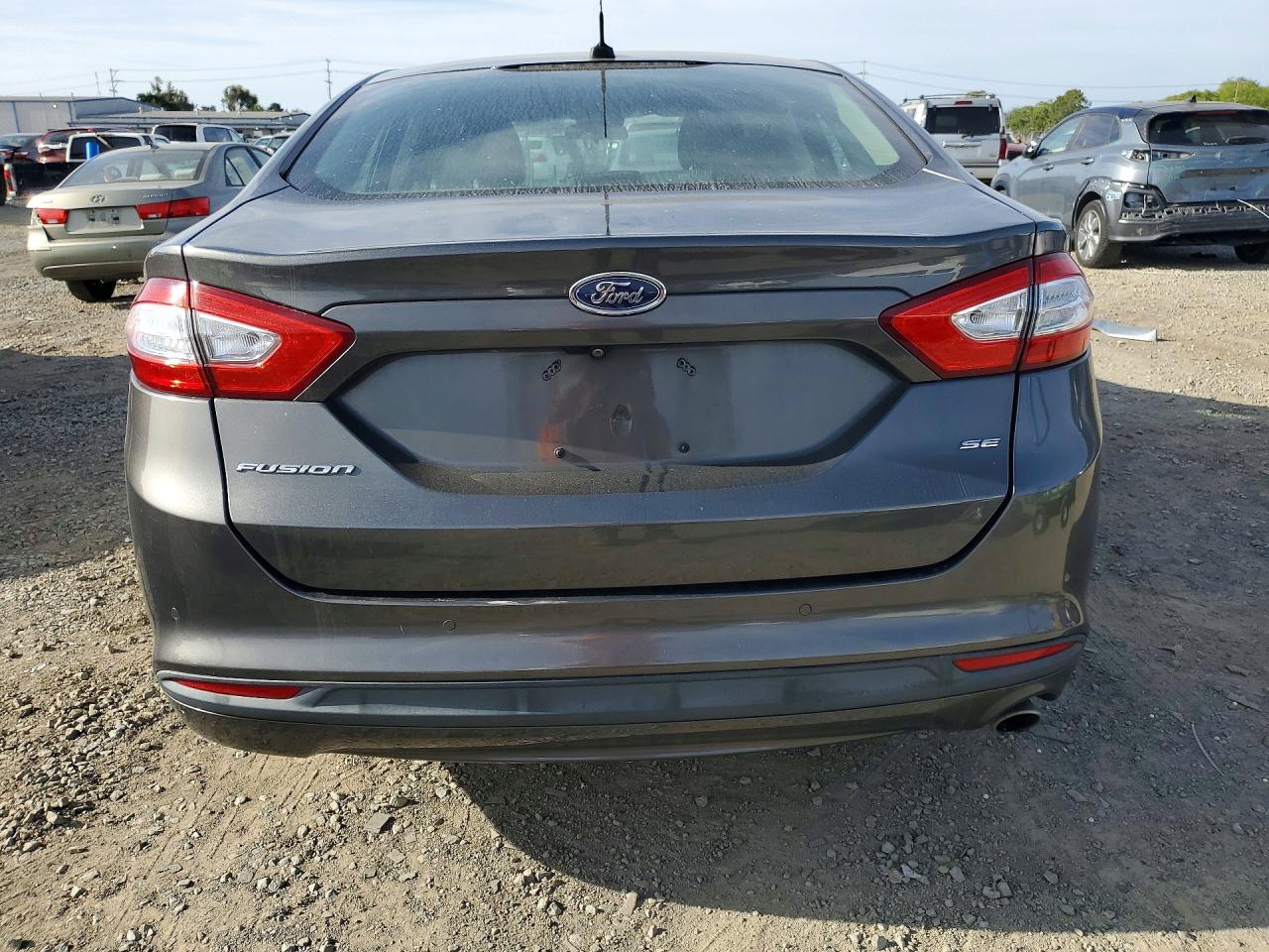 2016 FORD FUSION SE photo 16