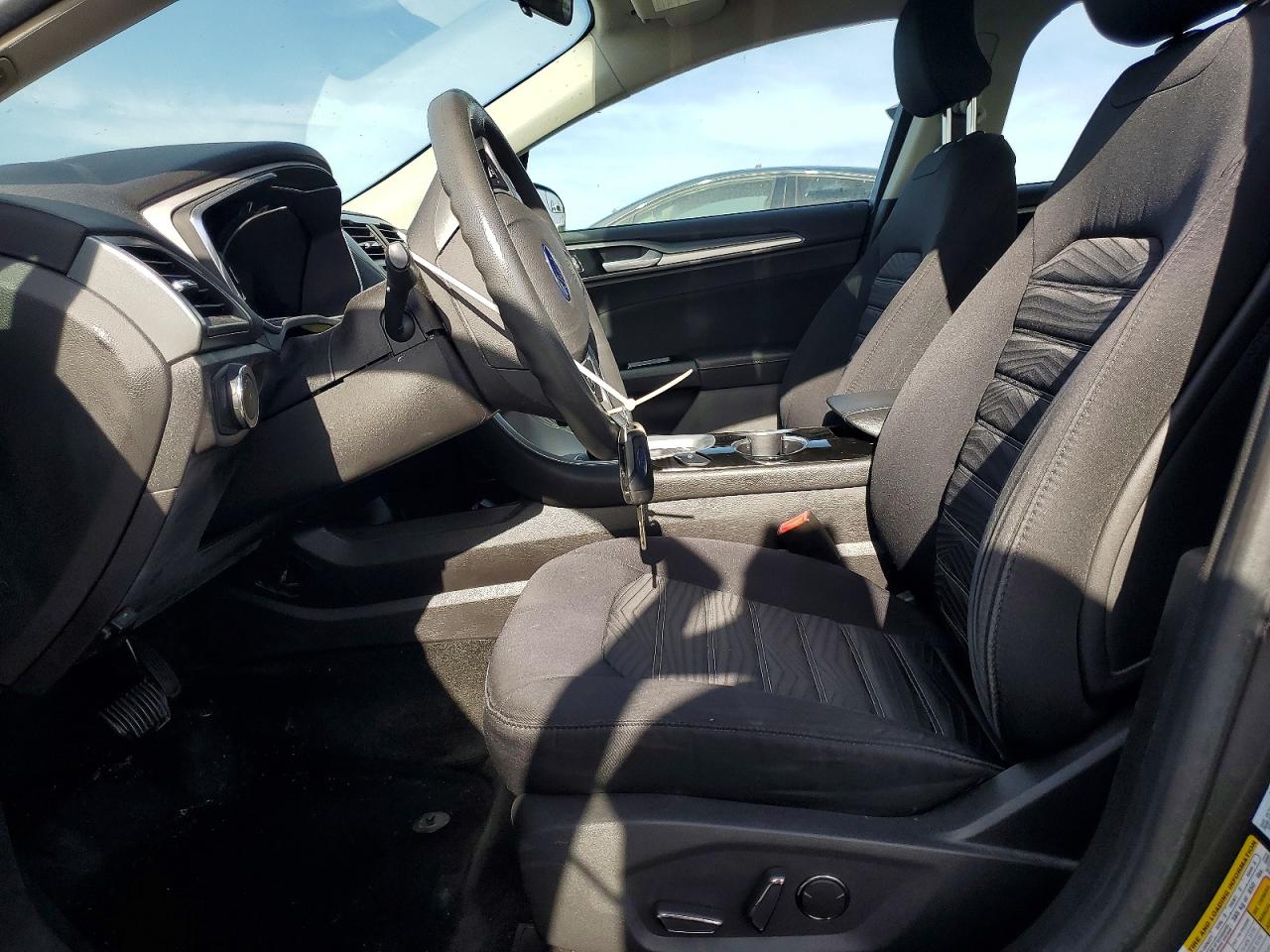 2016 FORD FUSION SE photo 19
