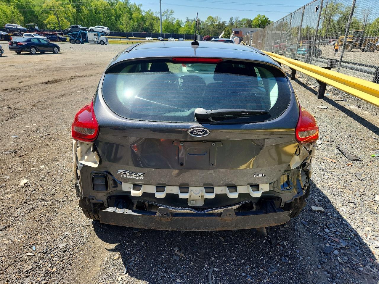 2017 FORD FOCUS SEL photo 16
