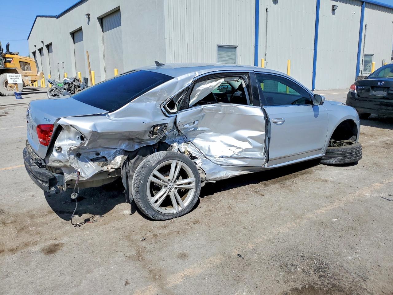 2015 VOLKSWAGEN PASSAT SE photo 5