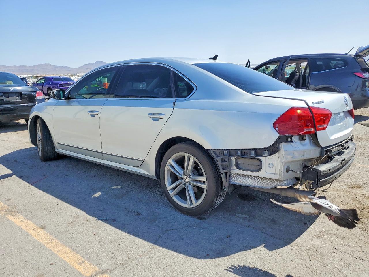 2015 VOLKSWAGEN PASSAT SE photo 3