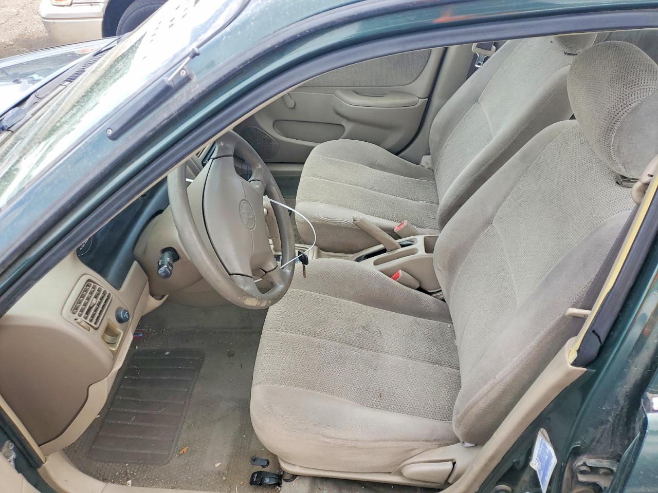 2001 TOYOTA COROLLA CE photo 13
