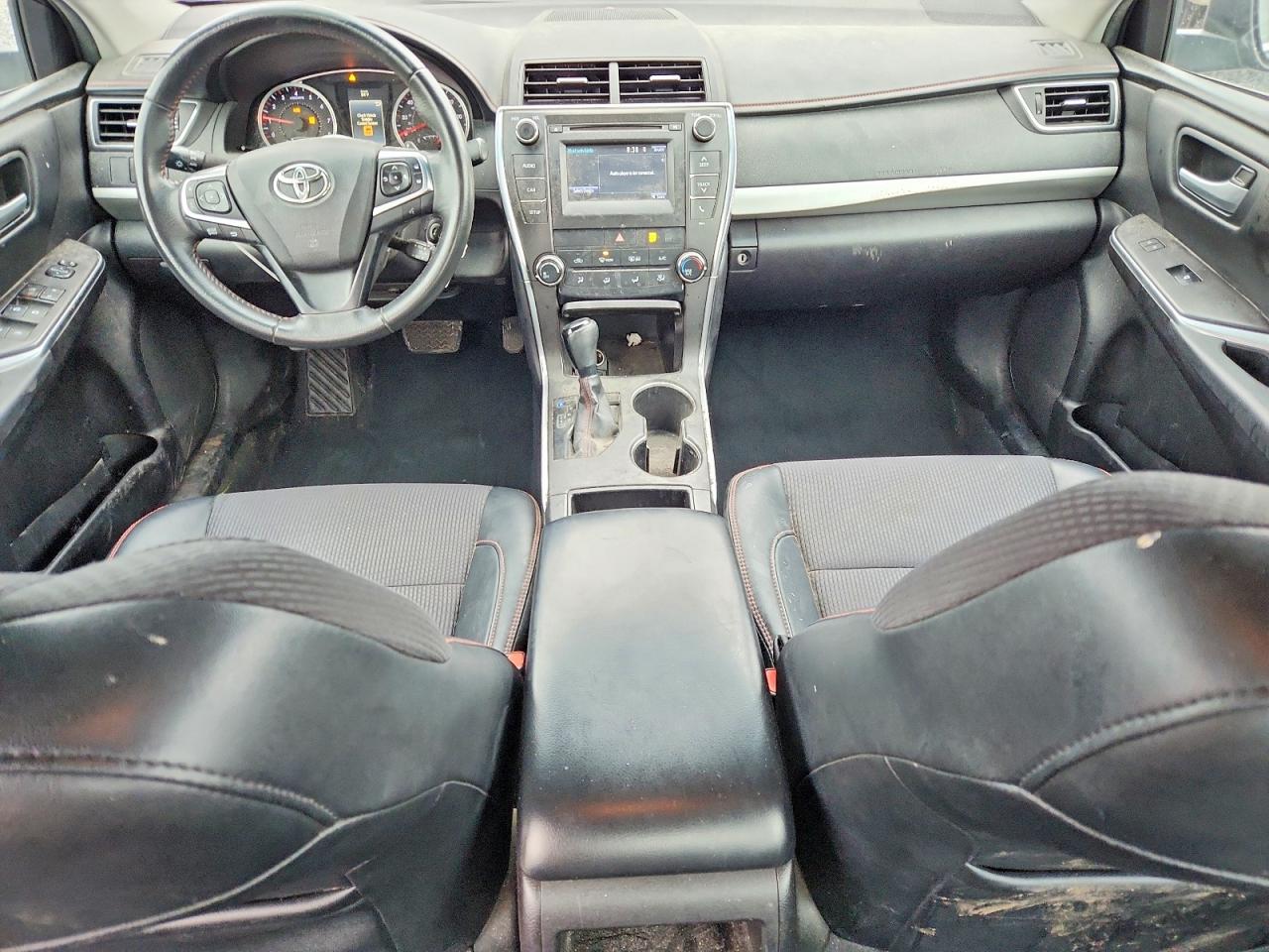 2017 TOYOTA CAMRY SE photo 15
