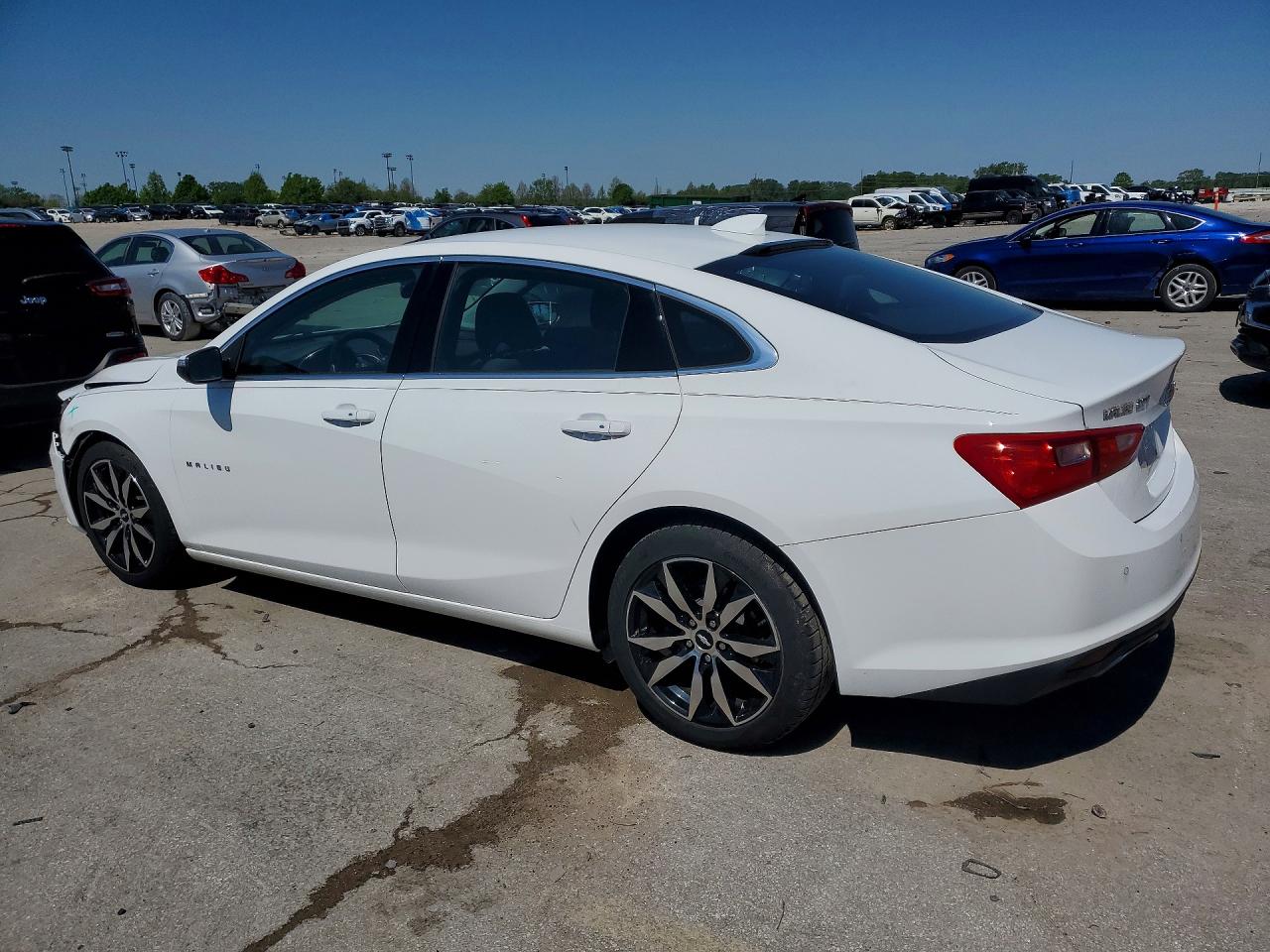 2016 CHEVROLET MALIBU LT photo 4