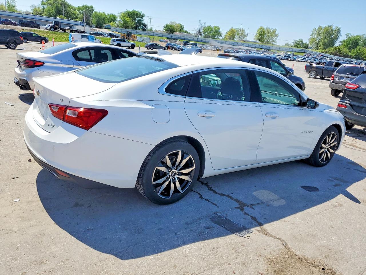 2016 CHEVROLET MALIBU LT photo 7