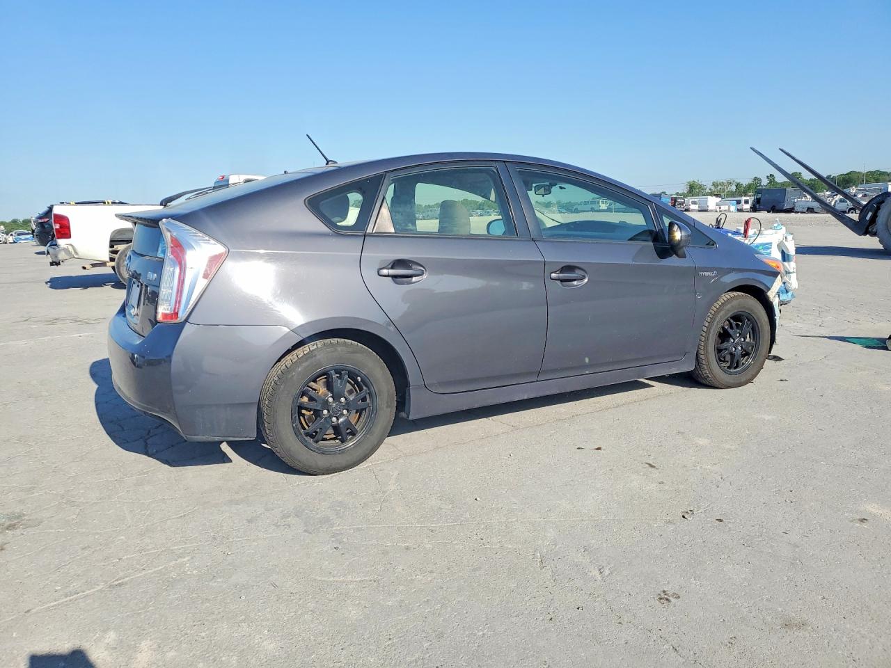 2015 TOYOTA PRIUS TWO photo 5