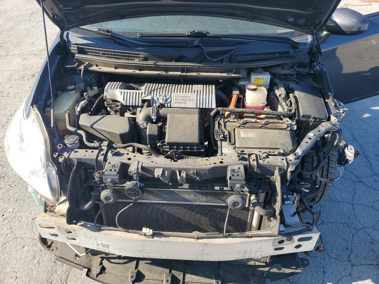 2015 TOYOTA PRIUS TWO photo 21