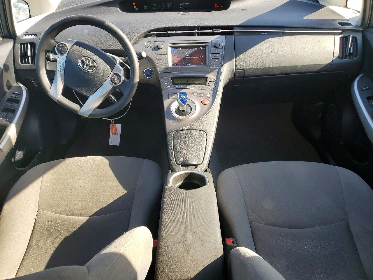 2015 TOYOTA PRIUS TWO photo 15