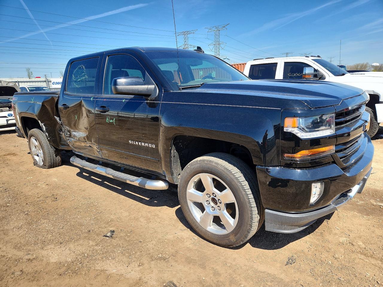 2017 CHEVROLET SILVERADO K1500 LT photo 10