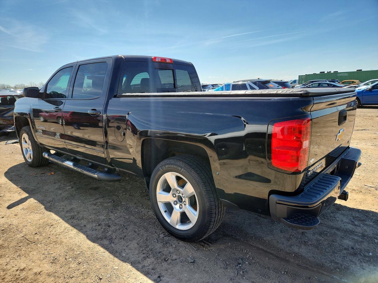 2017 CHEVROLET SILVERADO K1500 LT photo 4