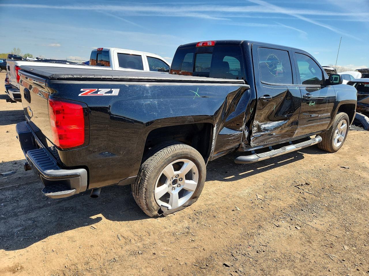 2017 CHEVROLET SILVERADO K1500 LT photo 7
