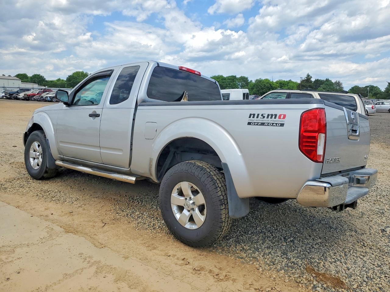 2005 NISSAN FRONTIER SE photo 3