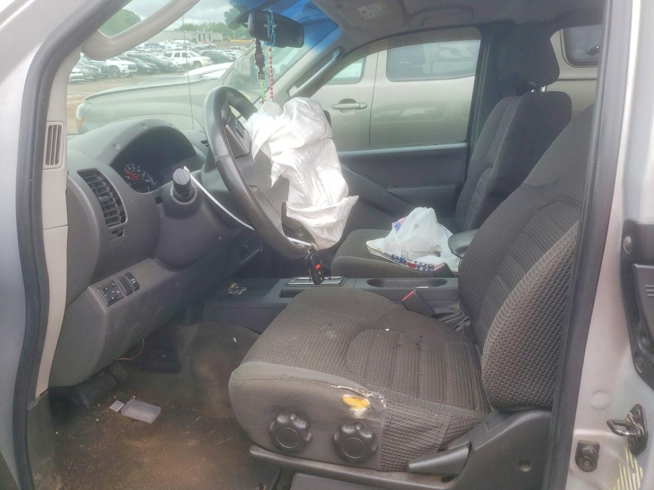 2005 NISSAN FRONTIER SE photo 13