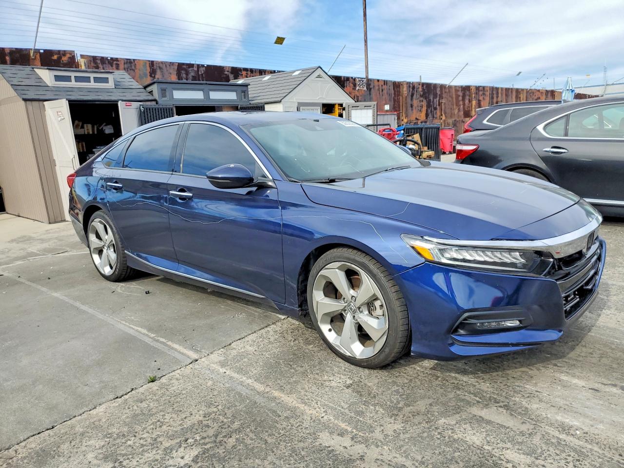 2018 HONDA ACCORD photo 7