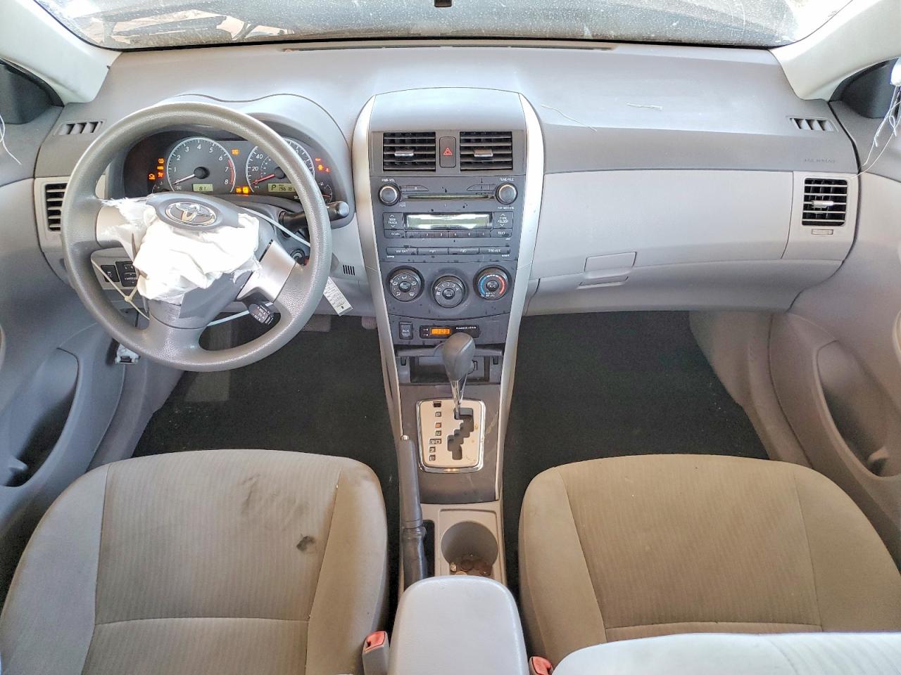 2010 TOYOTA COROLLA LE photo 22