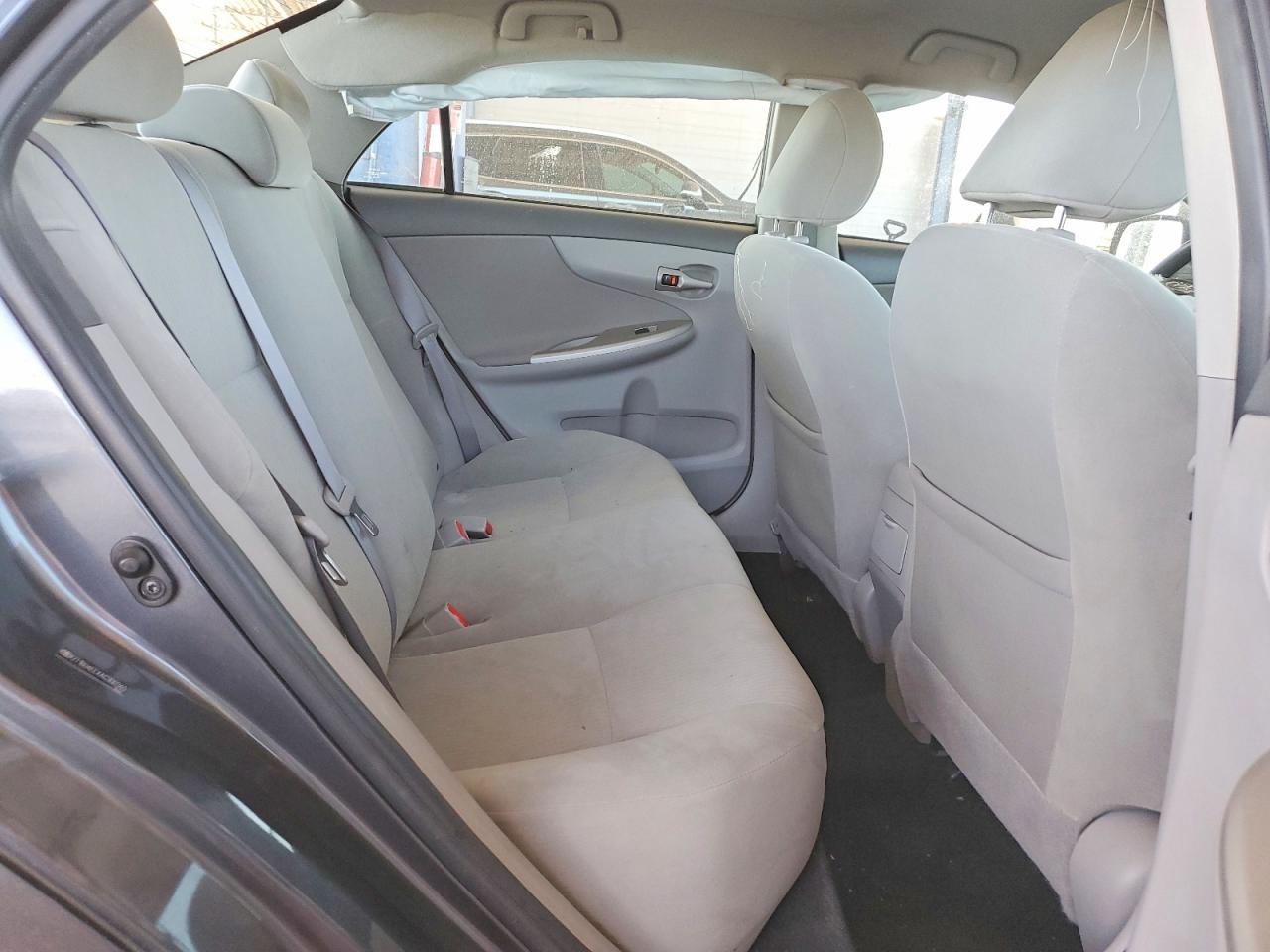 2010 TOYOTA COROLLA LE photo 28