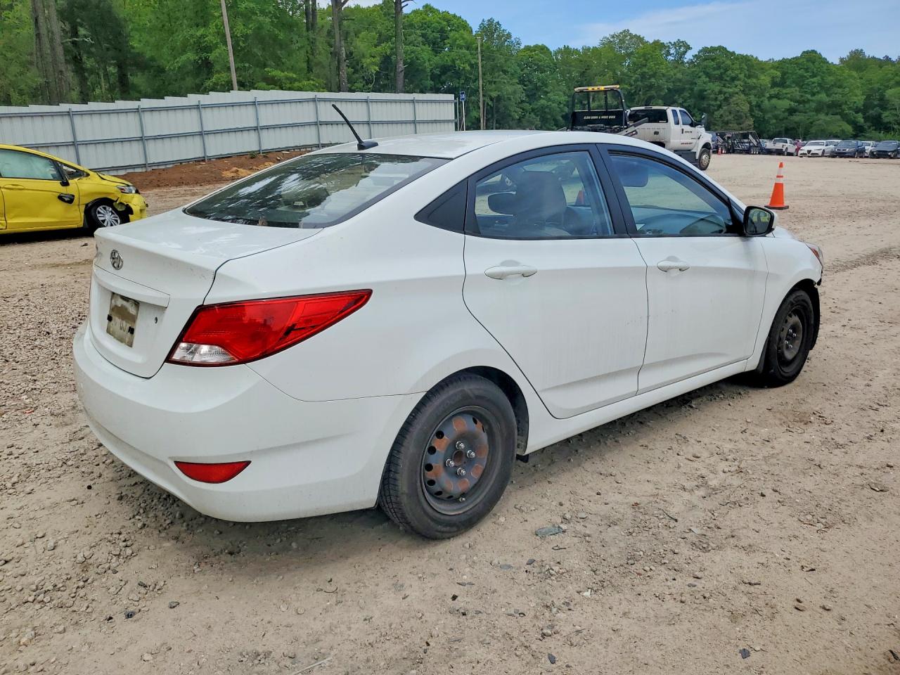 2016 HYUNDAI ACCENT SE photo 5