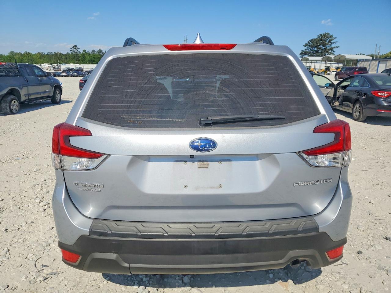 2019 SUBARU FORESTER photo 11