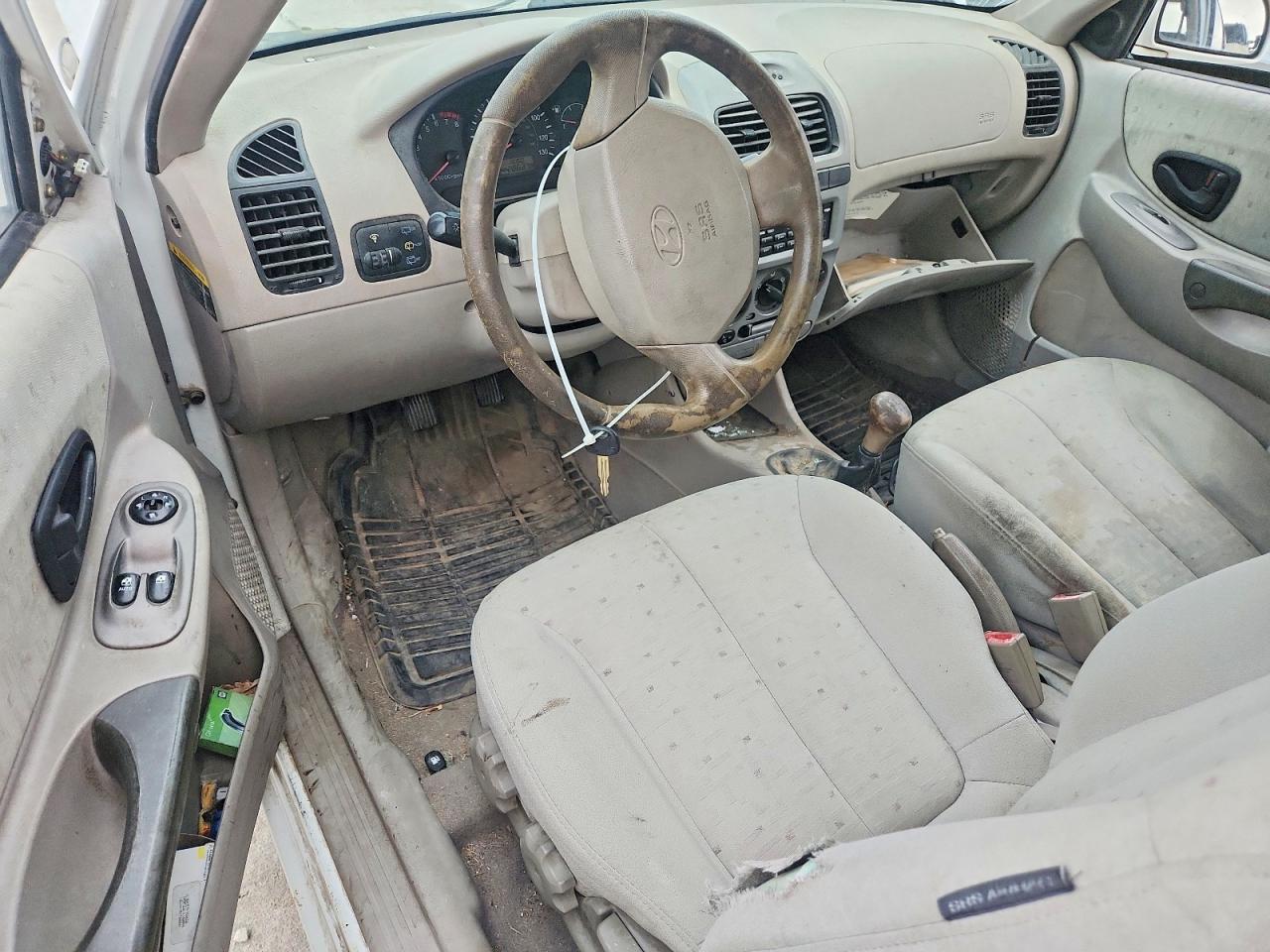 2003 HYUNDAI ACCENT GL photo 15