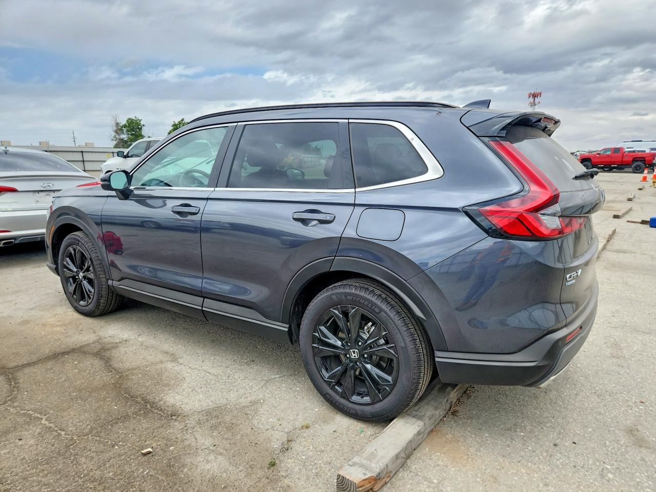 2024 HONDA CR-V SPORT TOURING photo 3
