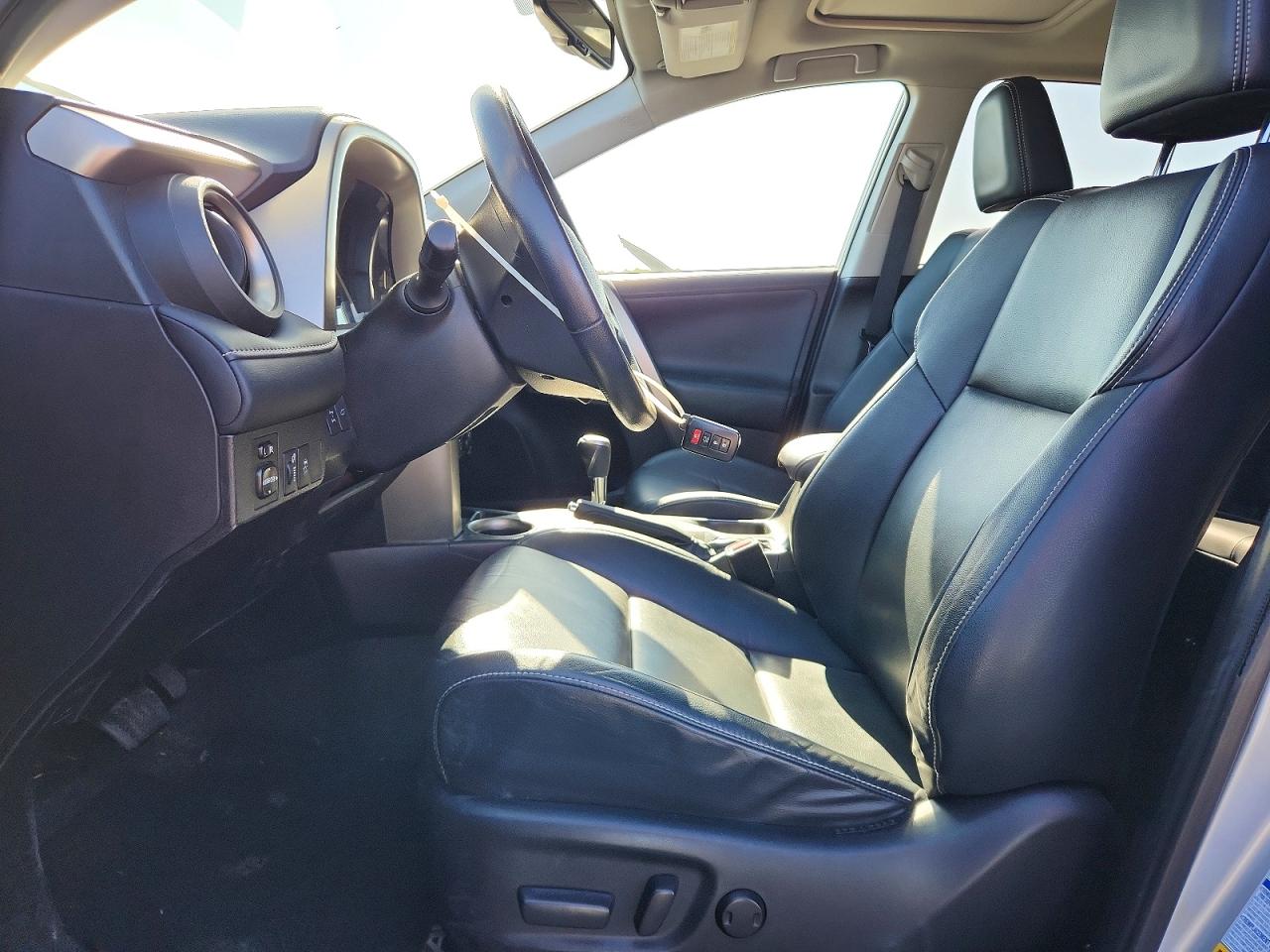 2015 TOYOTA RAV4 LIMITED photo 19
