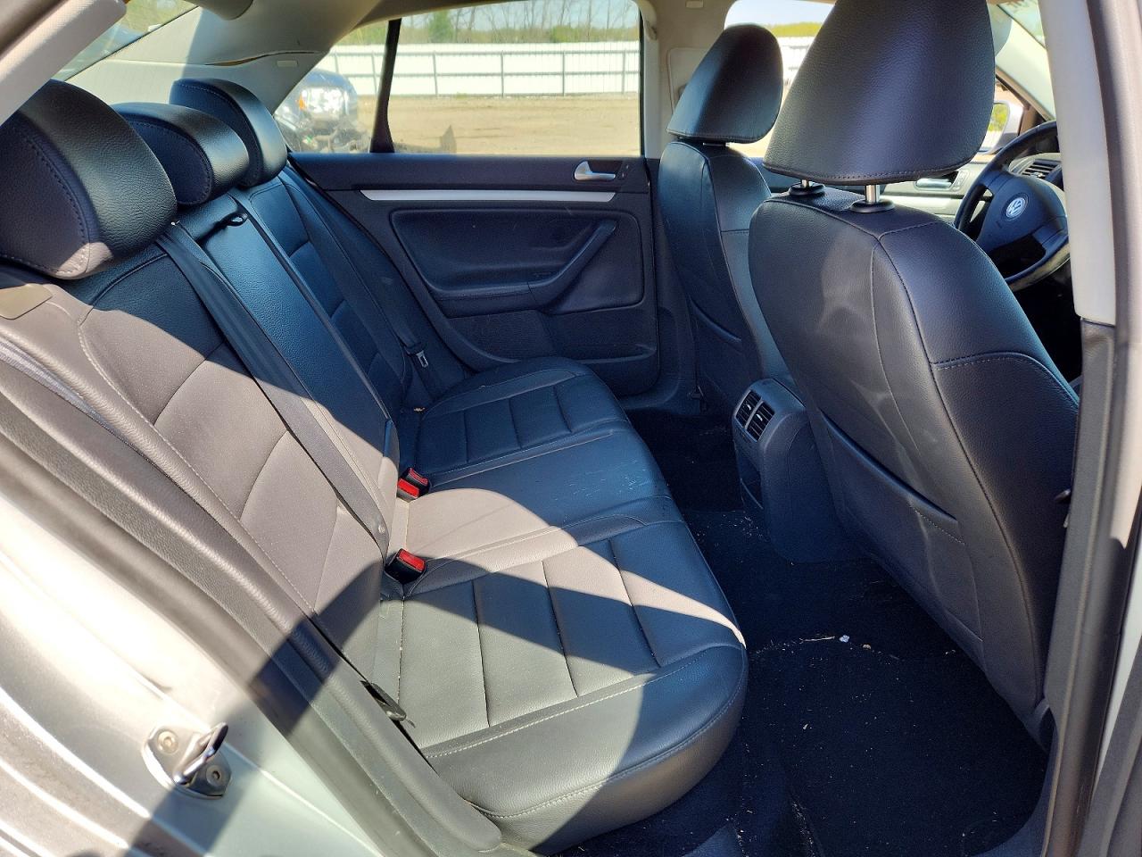 2009 VOLKSWAGEN JETTA SE photo 19