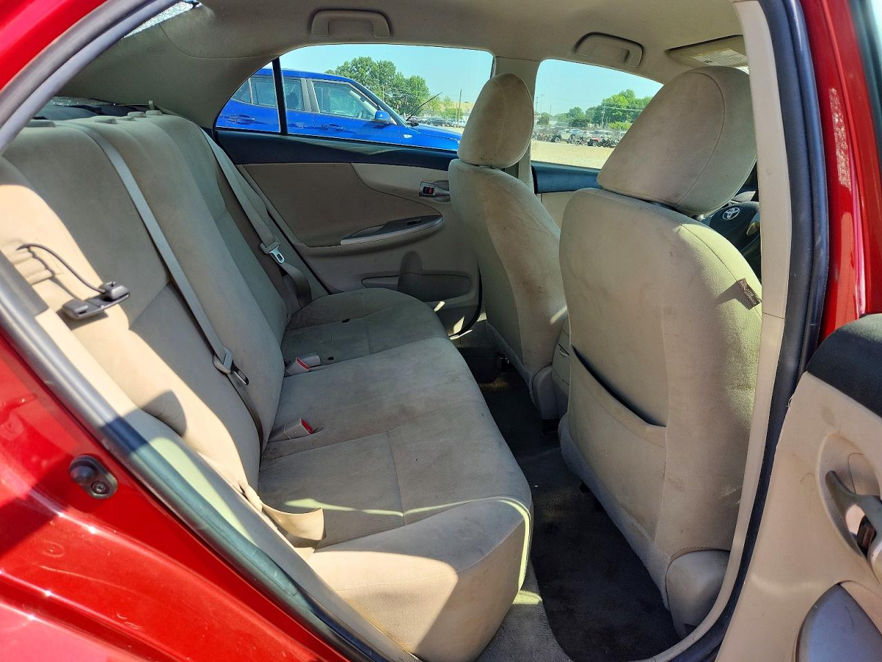 2013 TOYOTA COROLLA LE photo 10