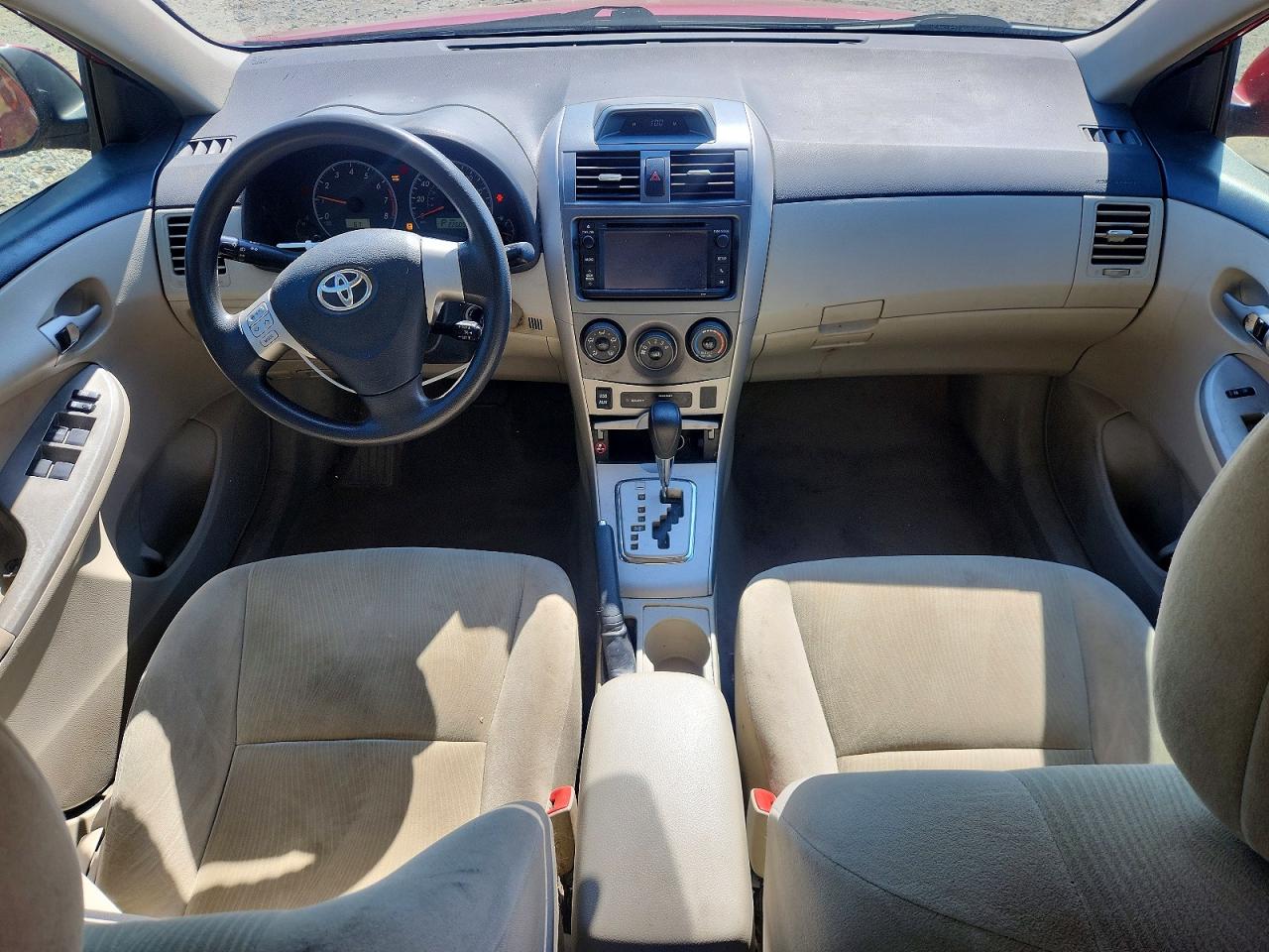2013 TOYOTA COROLLA LE photo 8