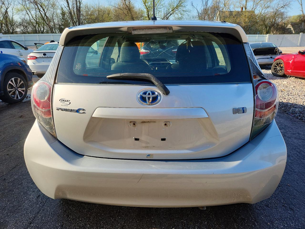 2012 TOYOTA PRIUS C TWO photo 11