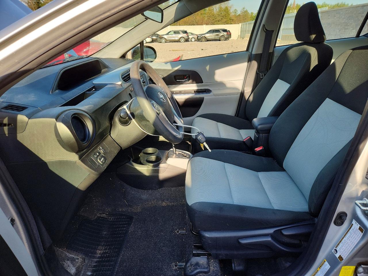 2012 TOYOTA PRIUS C TWO photo 13