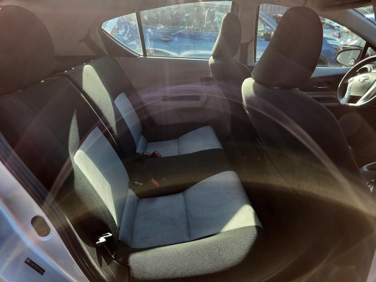 2012 TOYOTA PRIUS C TWO photo 19