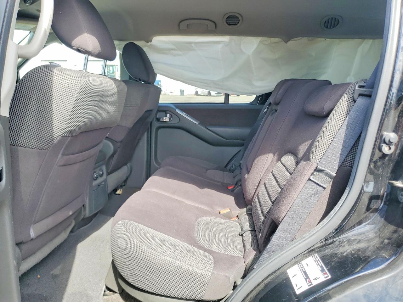 2011 NISSAN PATHFINDER S photo 19