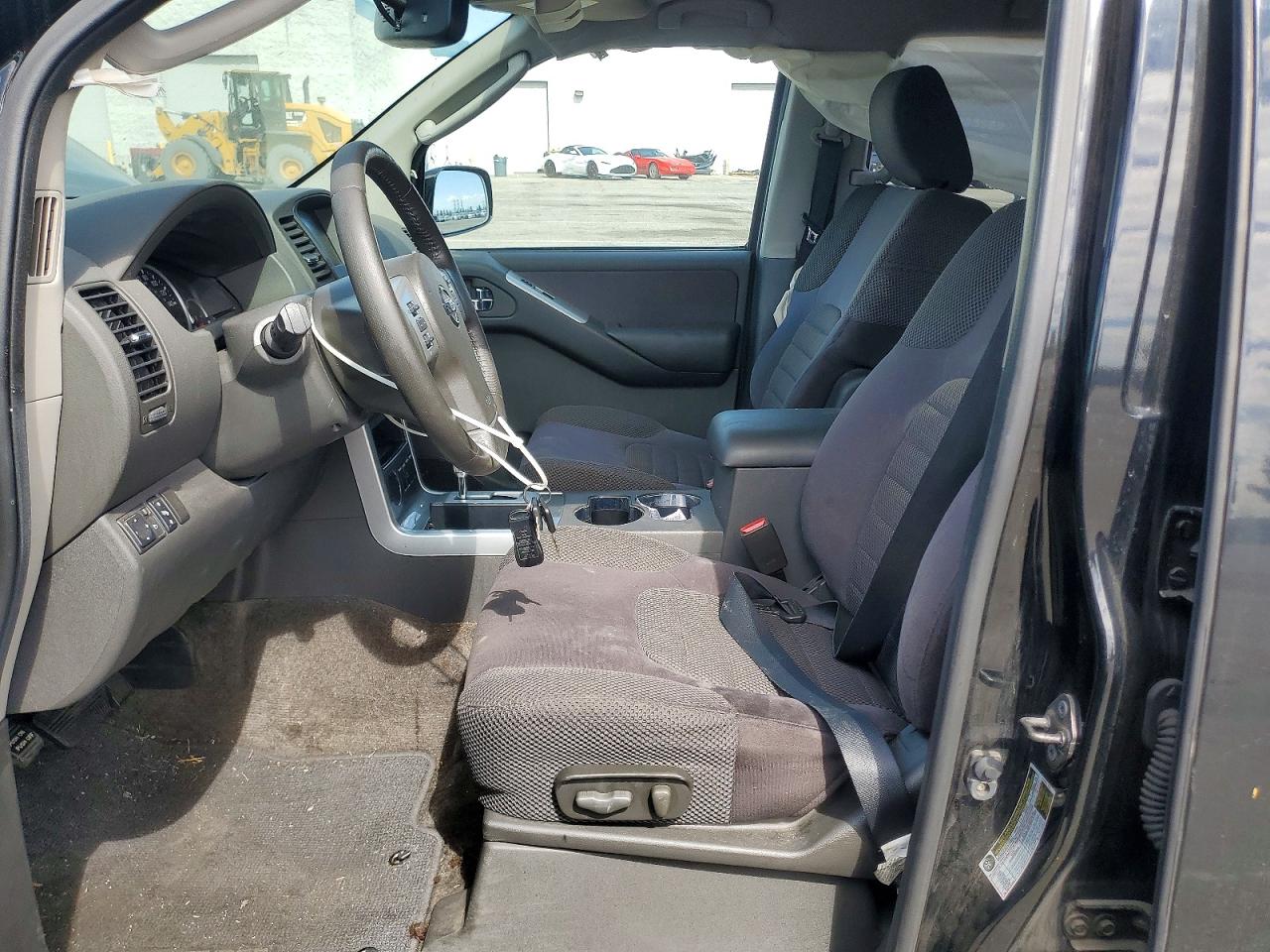 2011 NISSAN PATHFINDER S photo 13