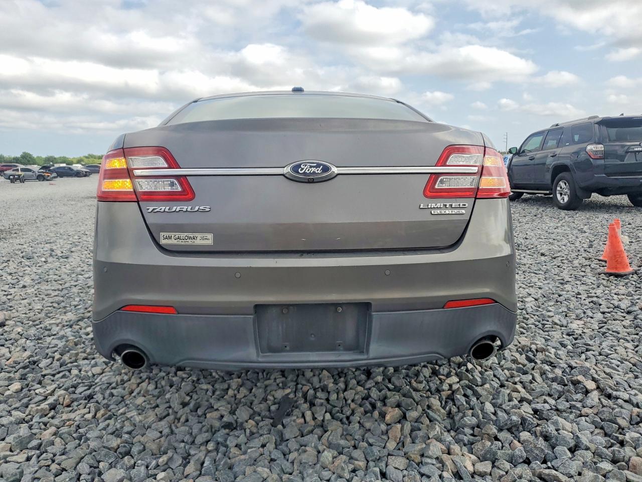 2014 FORD TAURUS LIMITED photo 16