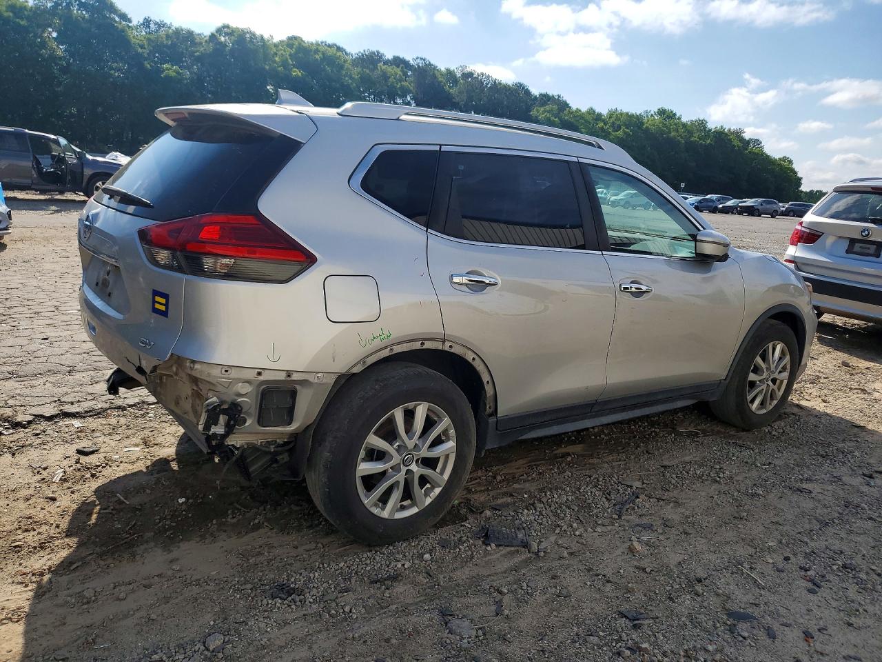 2017 NISSAN ROGUE SV photo 5