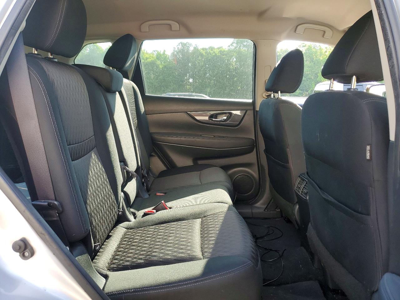 2017 NISSAN ROGUE SV photo 19