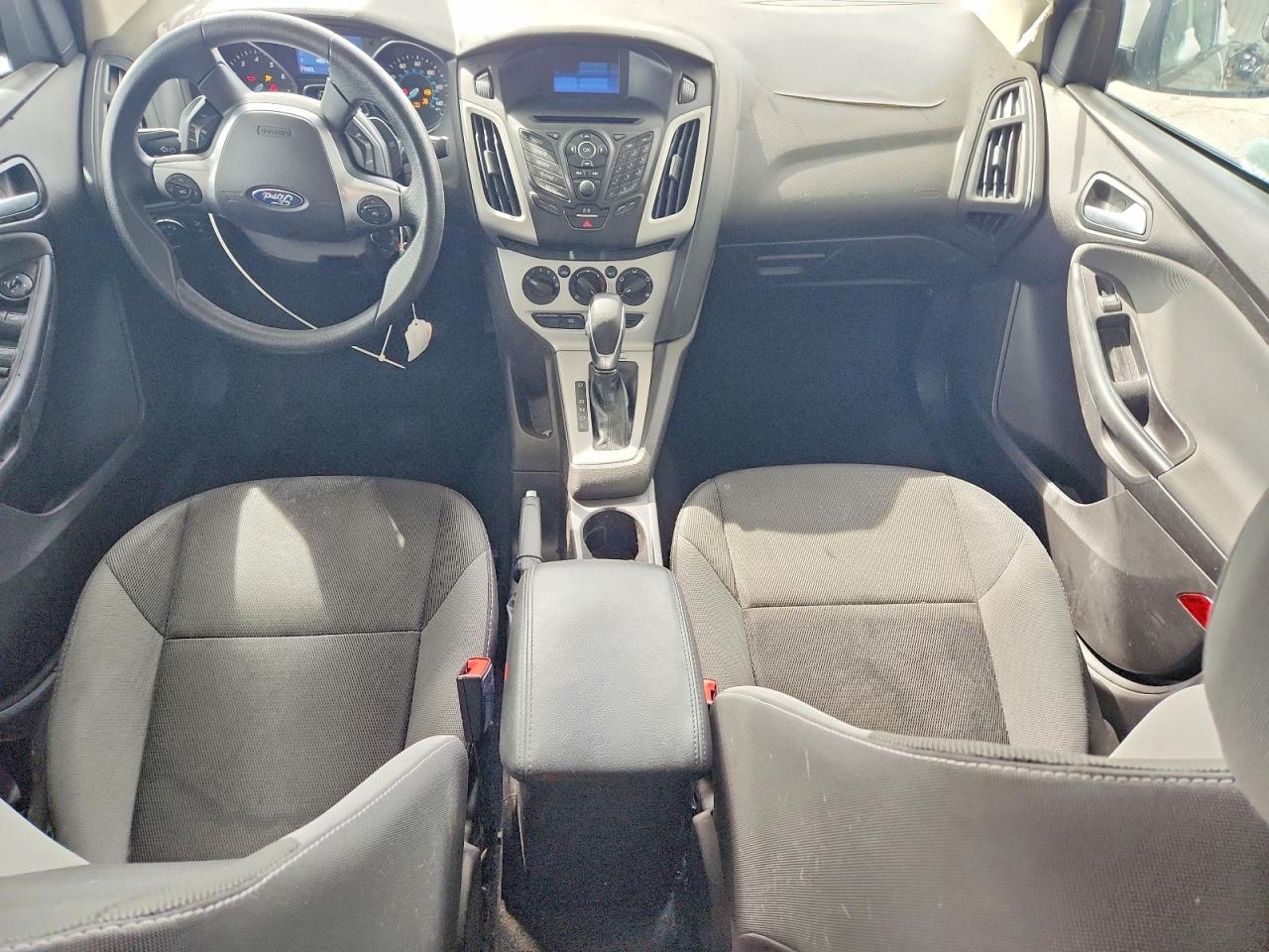 2013 FORD FOCUS SE photo 8