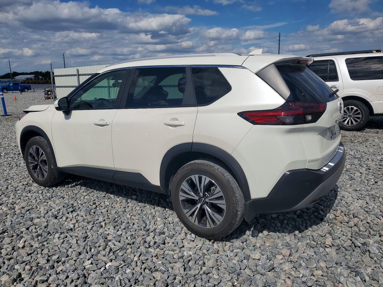 2023 NISSAN ROGUE SV photo 3