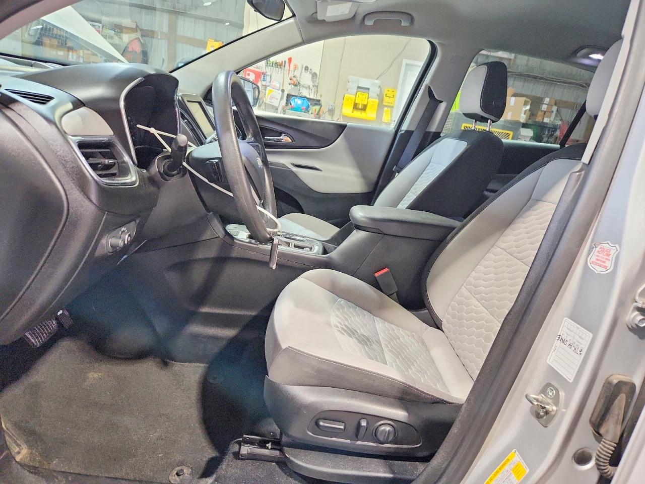 2019 CHEVROLET EQUINOX LT photo 13