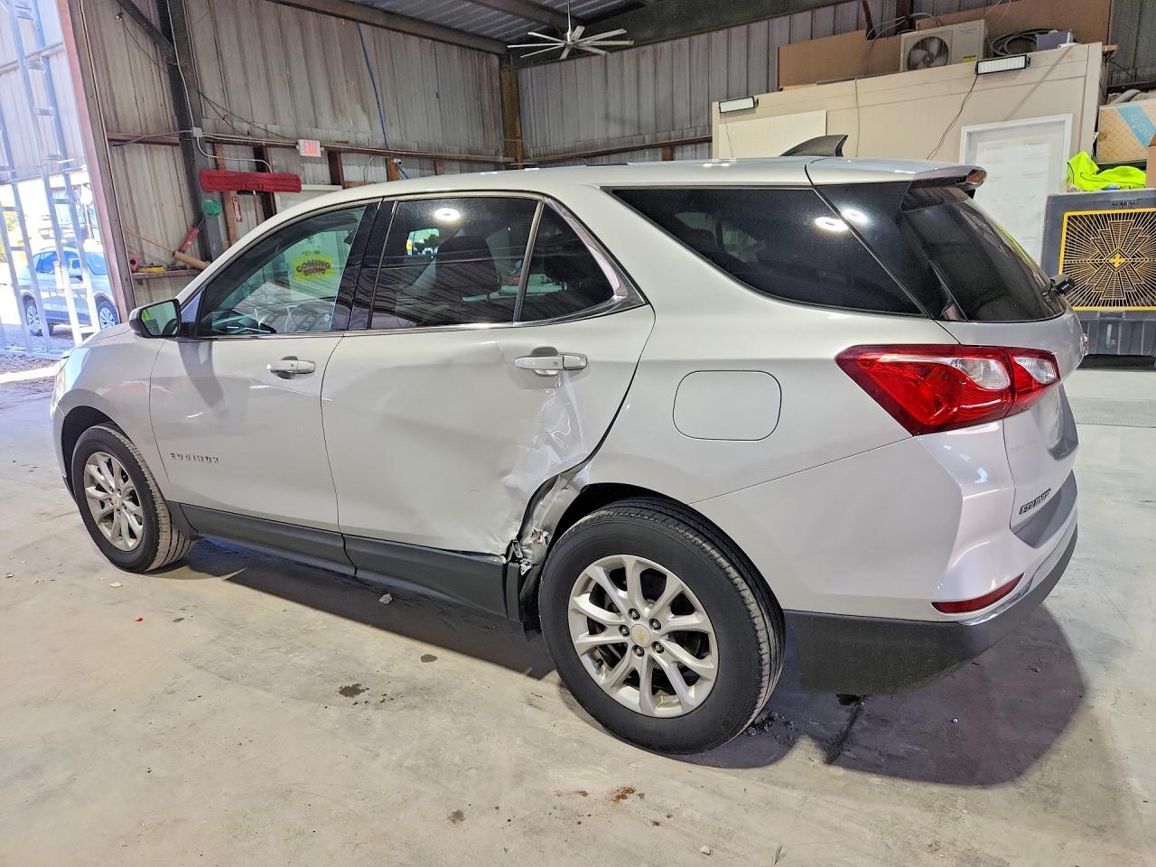 2019 CHEVROLET EQUINOX LT photo 3