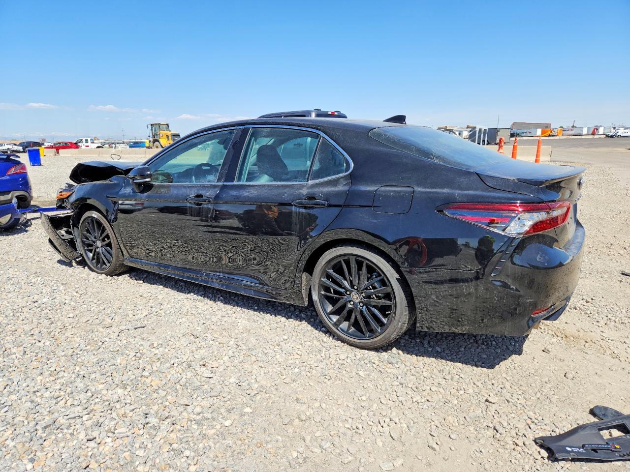 2022 TOYOTA CAMRY XSE photo 2