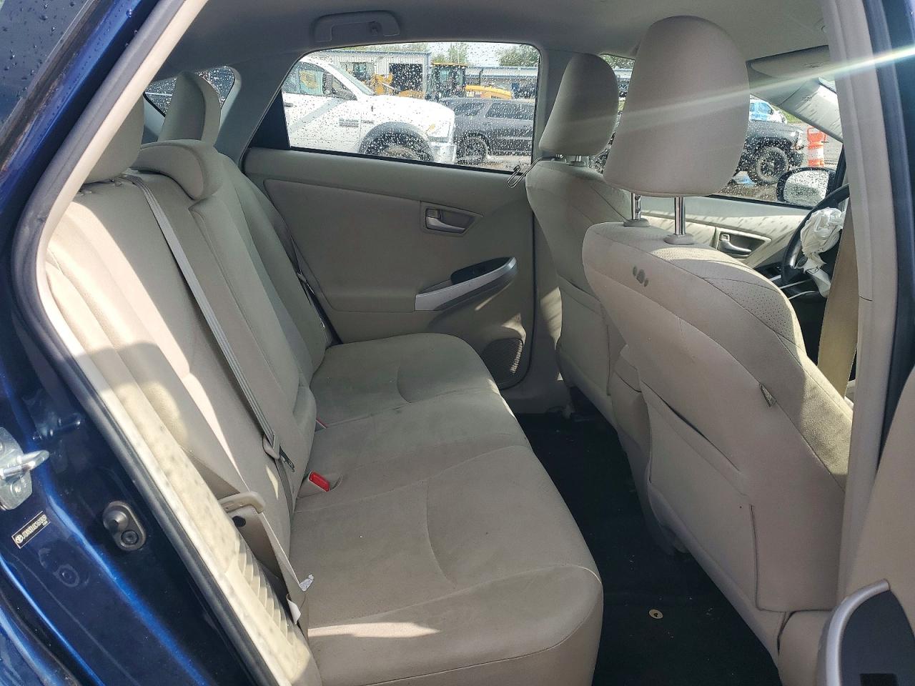 2012 TOYOTA PRIUS TWO photo 28