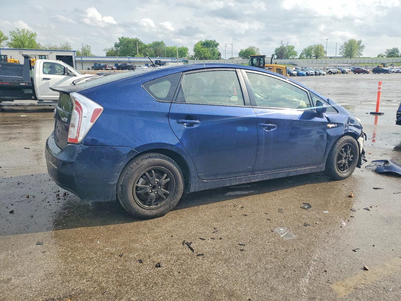 2012 TOYOTA PRIUS TWO photo 7