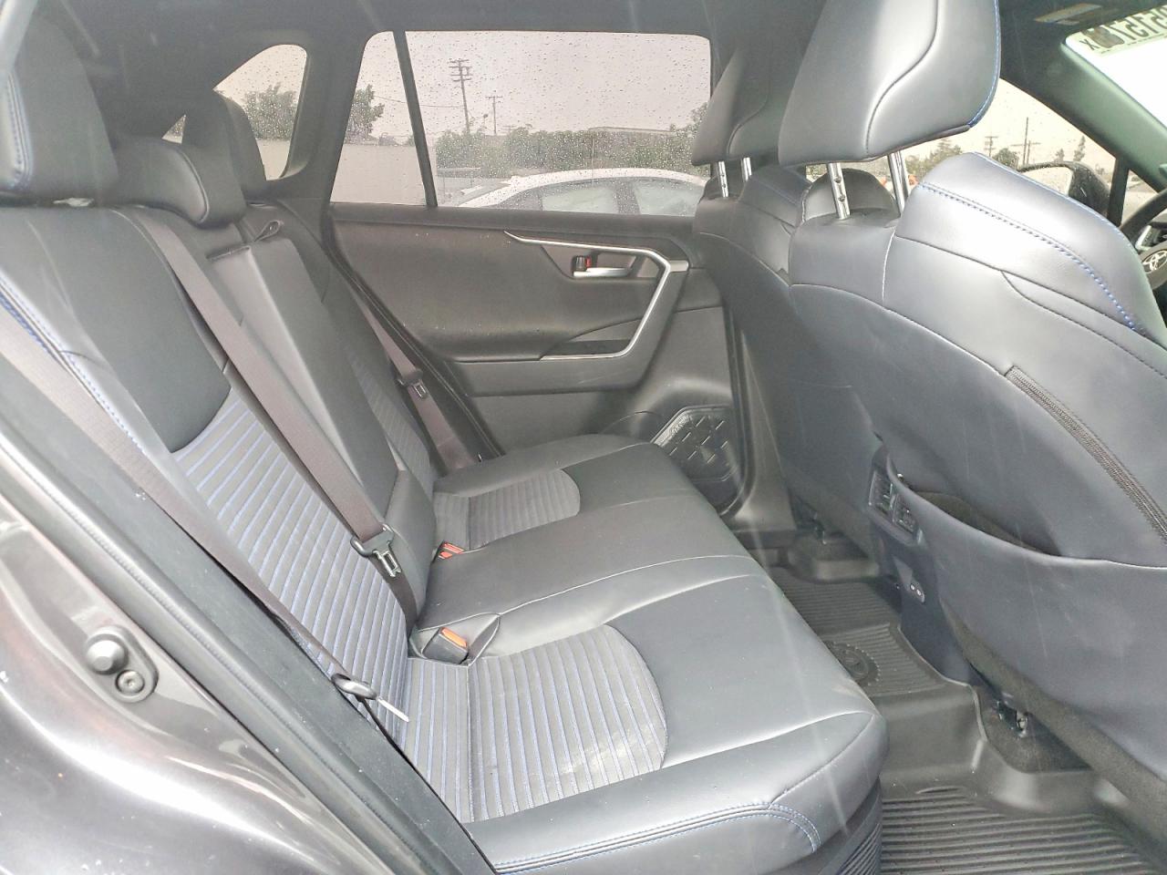 2025 TOYOTA RAV4 XSE photo 21