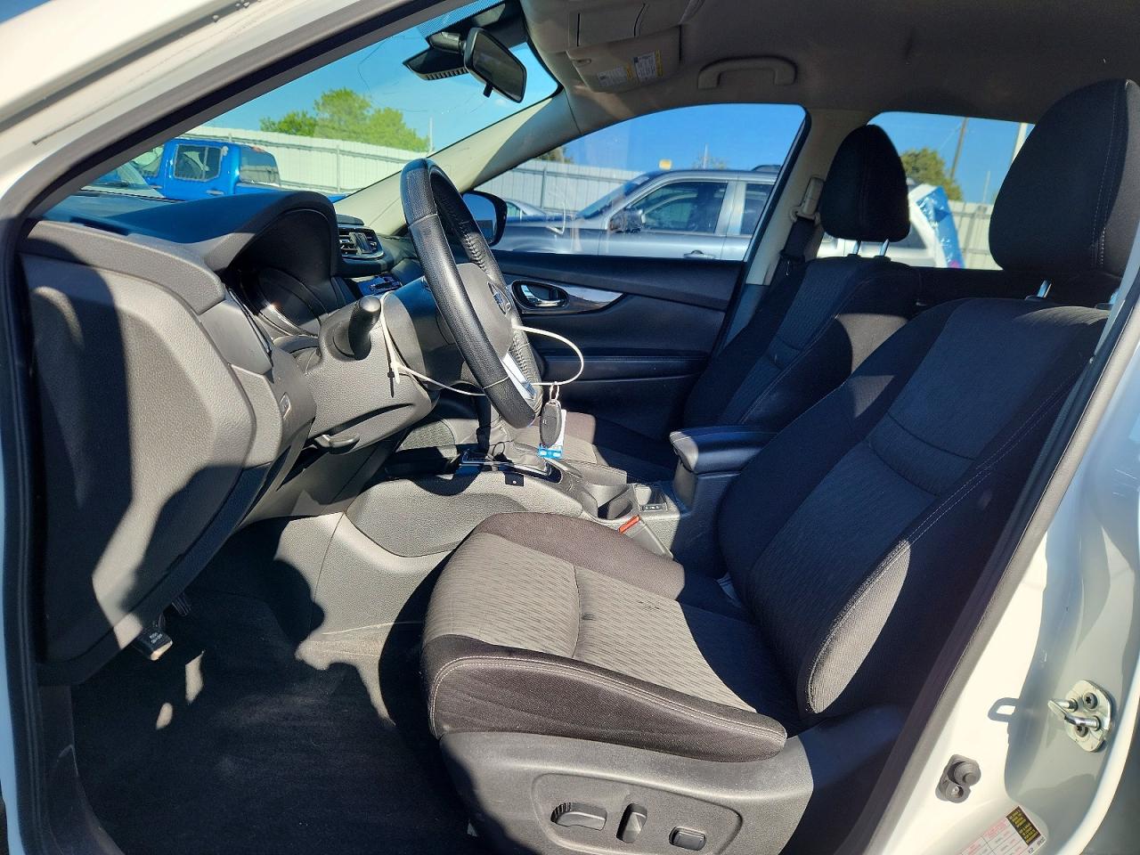 2020 NISSAN ROGUE SV photo 19